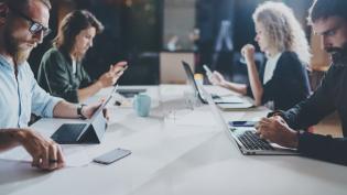 С 1 марта Роструд ведет учет нелегальной занятости и серых зарплат