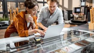 Запретили увольнение родителей с ребенком до 16 лет 