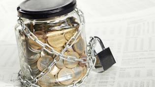 Блокировка расчетного счета налоговой: причины и способы снятия