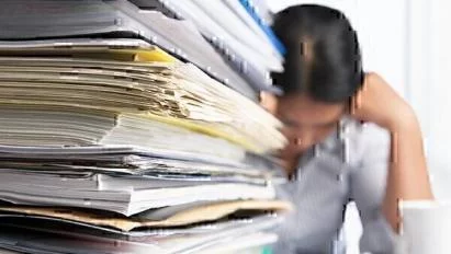 Почему бухгалтер не может и не должен вести кадровое делопроизводство