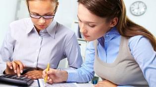 Бухгалтерский аутсорсинг или штатный бухгалтер: что выбрать?