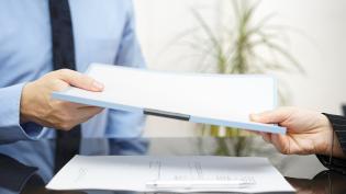 Чем рискуют иностранные компании, не оформляя отпуска, болезни и командировки по российским правилам